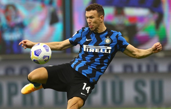 MILAN, ITALY - OCTOBER 31:  Ivan Perisic of FC Internazionale in action during the Serie A match between FC Internazionale and Parma Calcio at Stadio Giuseppe Meazza on October 31, 2020 in Milan, Italy.  (Photo by Marco Luzzani/Getty Images)