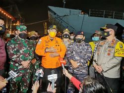 Kapolda Metro-Pangdam Jaya Cek Posko SAR Sriwijaya Air SJ182 di JICT 2