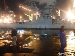 KRI Gilimanuk Tiba di Sekitar Lokasi Jatuhnya Sriwijaya Air SJ182
