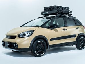 Dibikin Mobil Offroad, Honda Jazz yang Imut Jadi Sangar