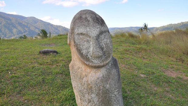 Patung Purba Raksasa di Lembah Bada