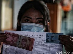 Penyaluran Bantuan Sosial Tunai di Rusun Koja Penyaluran Bantuan Sosial Tunai di Rusun Koja