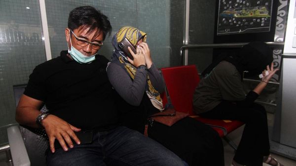 Keluarga Penumpang Sriwijaya Air Datangi Bandara Pontianak