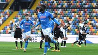 Tiemoue Bakayoko juga didatangkan Napoli dari Chelsea pada musim 2020/2021. (Foto: Getty Images/Alessandro Sabattini)