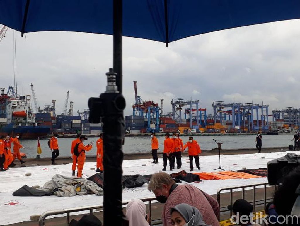Sederet Temuan Evakuasi Sriwijaya Air Hari Ini, Ada 16 Potongan Besar Pesawat