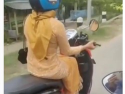 Gaya Berkendara Motor Emak-emak Ini Gak Aman Banget!