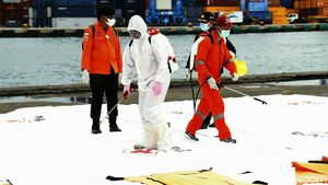 Kantong Jenazah Berisi Potongan Tubuh Korban Pesawat Sriwijaya Air Didisinfektan