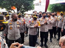 Sambangi RS Polri, Kapolda Metro Sapa Keluarga Korban Sriwijaya Air SJ182