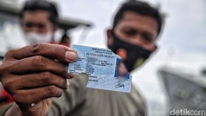 KTP Korban Hingga Roda Pesawat Sriwijaya Air Diangkat dari Laut