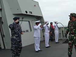 Usai Cek Titik Koordinat Jatuhnya Sriwijaya Air, Panglima TNI Pindah Kapal