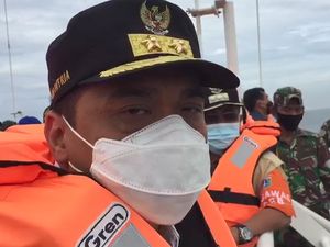 Riza Patria Pantau Posko Pencarian Sriwijaya: Mari Berdoa, Jangan Buat Hoax