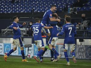 Bundesliga: Schalke Akhiri Puasa Kemenangan di 30 Laga Beruntun Bundesliga: Schalke Akhiri Puasa Kemenangan di 30 Laga Beruntun