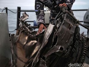 Ini Dasar Analisis KNKT soal SJ182 Tak Meledak di Udara dan Mesin Masih Hidup Ini Dasar Analisis KNKT soal SJ182 Tak Meledak di Udara dan Mesin Masih Hidup