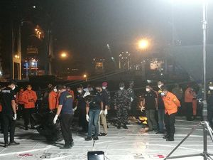 Berhasil Dievakuasi, Turbin Pesawat Sriwijaya Air Tiba di JICT II Berhasil Dievakuasi, Turbin Pesawat Sriwijaya Air Tiba di JICT II