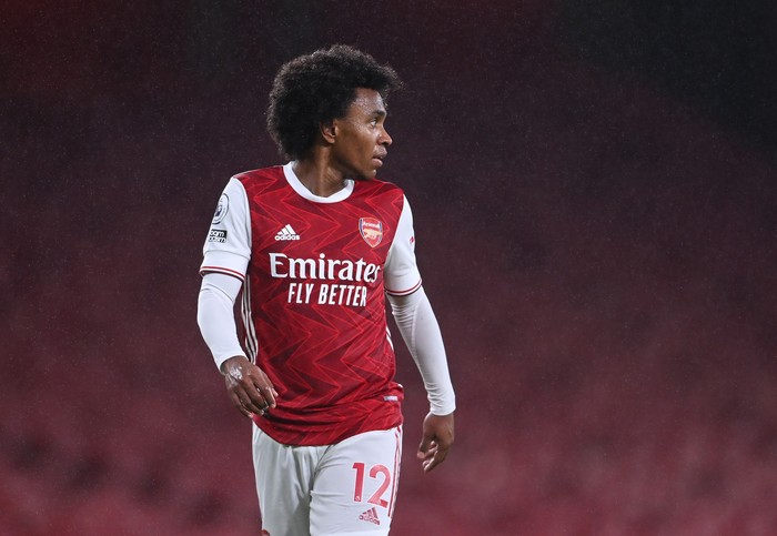 LONDON, ENGLAND - DECEMBER 13: Willian of Arsenal looks on during the Premier League match between Arsenal and Burnley at Emirates Stadium on December 13, 2020 in London, England. A limited number of spectators (2000) are welcomed back to stadiums to watch elite football across England. This was following easing of restrictions on spectators in tiers one and two areas only. (Photo by Laurence Griffiths/Getty Images)