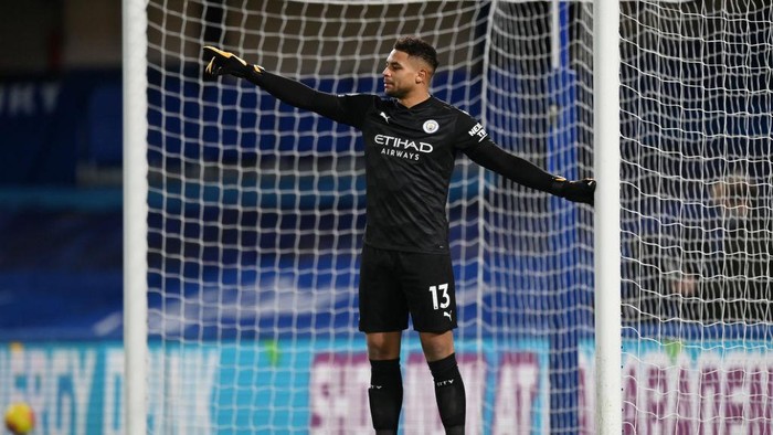 LONDON, ENGLAND - JANUARY 03: Zack Steffen of Manchester City gives instructions to their side during the Premier League match between Chelsea and Manchester City at Stamford Bridge on January 03, 2021 in London, England. The match will be played without fans, behind closed doors as a Covid-19 precaution. (Photo by Shaun Botterill/Getty Images)