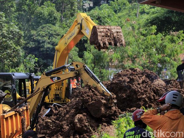 27 Korban Longsor di Sumedang Masih Dicari