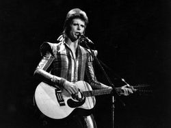 Chord Gitar Lagu Barat Lawas (David Bowie, Eagles, Donna Summer)