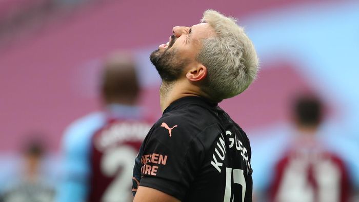 Aguero LONDON, ENGLAND - OCTOBER 24: Sergio Aguero of Manchester City reacts during the Premier League match between West Ham United and Manchester City at London Stadium on October 24, 2020 in London, England. Sporting stadiums around the UK remain under strict restrictions due to the Coronavirus Pandemic as Government social distancing laws prohibit fans inside venues resulting in games being played behind closed doors. (Photo by Catherine Ivill/Getty Images)