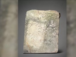 Diinjak-injak jadi Batu Pijakan di Taman, Tahunya Artefak Romawi!