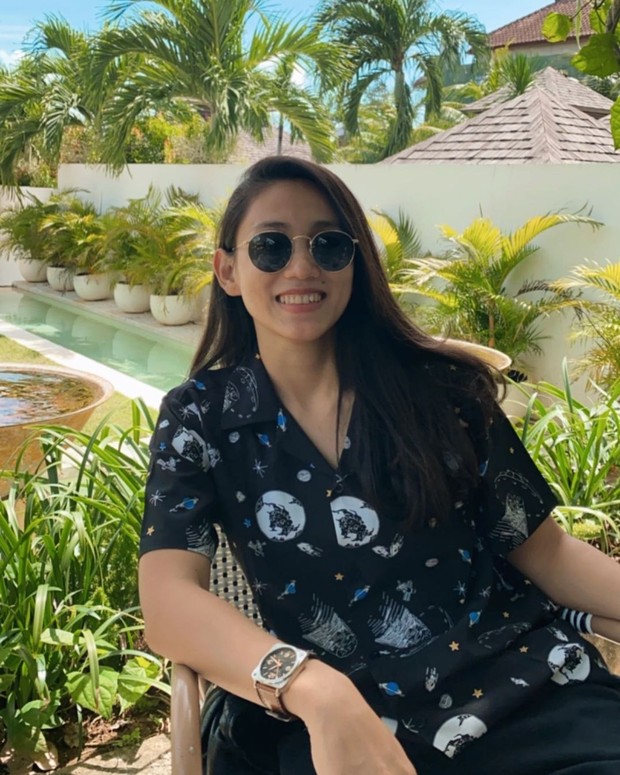 Athira Farina/instagram.com/athirafarina Athira Farina memesona dengan senyum manis/instagram.com/athirafarina