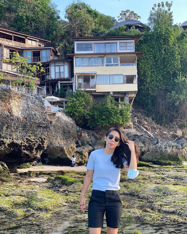 Athira Farina/instagram.com/athirafarina Athira Farina tengah berlibur santai/instagram.com/athirafarina