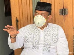 Belum Ada Kabar, Ortu Kru Sriwijaya Air SJ182 Fadly Satrianto Berharap Mukjizat Belum Ada Kabar, Ortu Kru Sriwijaya Air SJ182 Fadly Satrianto Berharap Mukjizat