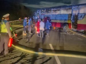Bus Terbakar di Tol Tangerang-Merak, Sopir dan Kernet Kabur