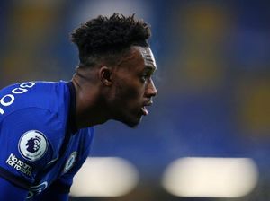 Hudson-Odoi Tak Sabar Lihat Stamford Bridge Penuh Suporter Lagi