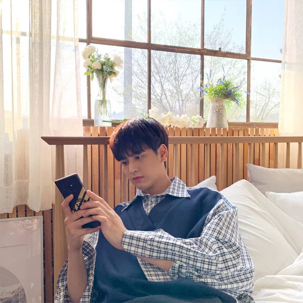 Karier Chanwoo sudah dimulai enam tahun sebelum Ia bergabung dengan iKON, sebagai aktor cilik.