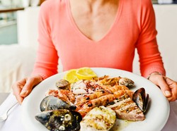 Bisakah COVID-19 Ditularkan Melalui Makanan? Ini Penjelasan Ahli