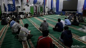 Doa Bersama untuk Korban Sriwijaya Air SJ182 di KRI Semarang