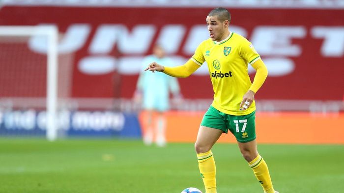 Emiliano Buendia MIDDLESBROUGH, ENGLAND - NOVEMBER 21: Emiliano Buendia of Norwich City in action during the Sky Bet Championship match between Middlesbrough and Norwich City at Riverside Stadium on November 21, 2020 in Middlesbrough, England. Sporting stadiums around the UK remain under strict restrictions due to the Coronavirus Pandemic as Government social distancing laws prohibit fans inside venues resulting in games being played behind closed doors. (Photo by George Wood/Getty Images)