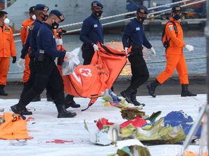 11 Panggilan Tak Terjawab dari ATC Saat Sriwijaya Air Jatuh ke Lautan 11 Panggilan Tak Terjawab dari ATC Saat Sriwijaya Air Jatuh ke Lautan