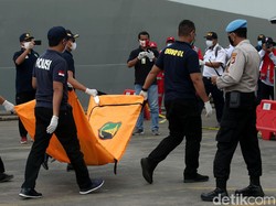 Hari Ketiga Operasi SAR Sriwijaya Air: 45 Kantong Jenazah Diamankan