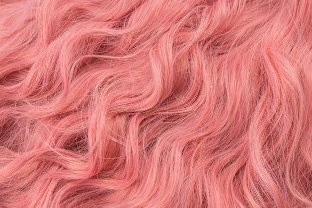 Hair perm tidak merusak rambut jika dilakukan oleh ahli profesional.