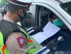 Hari Pertama PPKM di Oso Wilangon, Belasan Pengguna Jalan Ditilang