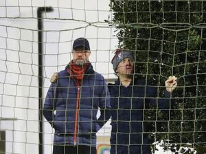 Cara Marine Intimidasi Tottenham Hotspur: Bawa-bawa Oezil & Klopp