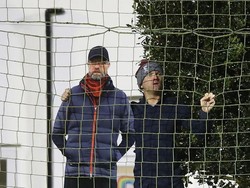 Cara Marine Intimidasi Tottenham Hotspur: Bawa-bawa Oezil & Klopp