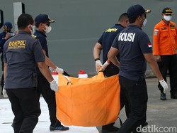 Tim SAR Polri Temukan 14 Bagian Tubuh-53 Properti Sriwijaya Air