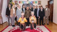 Potret Keseruan Tari Poco-poco Sampai ke Korea Utara
