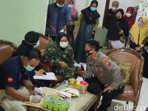 Anak dan Cucunya Jatuh Bersama Sriwijaya Air SJ182, Ibu di Kediri Tes DNA