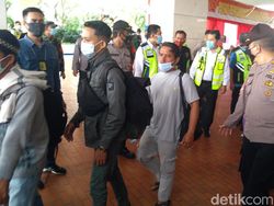 Dari Pontianak, 10 Anggota Keluarga Korban Sriwijaya Air Tiba di Soetta