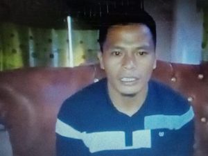 Tak Dapat Ambulance, Jenazah Warga Majene Dipikul Sejauh 30 KM