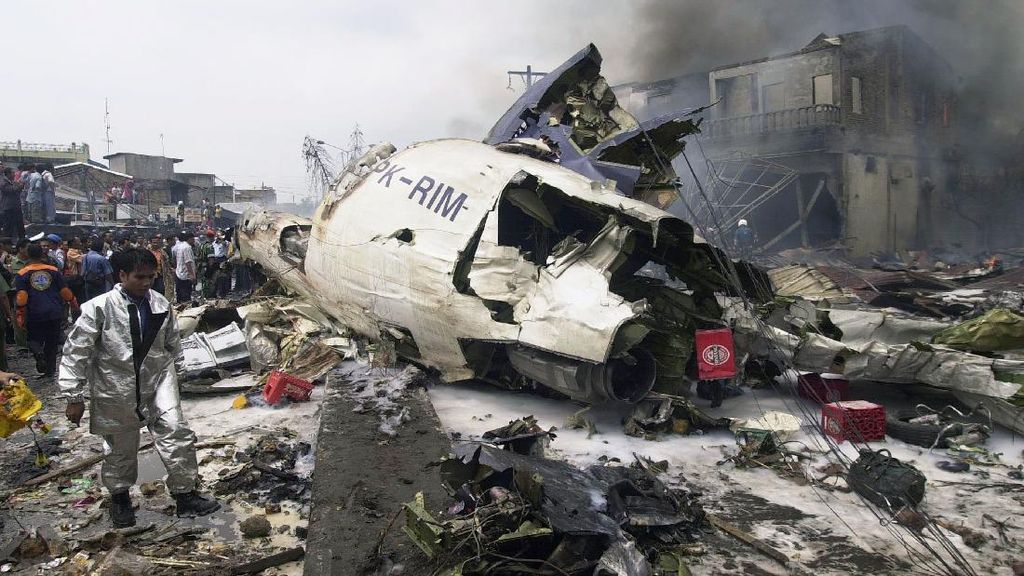 Deretan Kecelakaan Pesawat Terburuk yang Terjadi di Indonesia