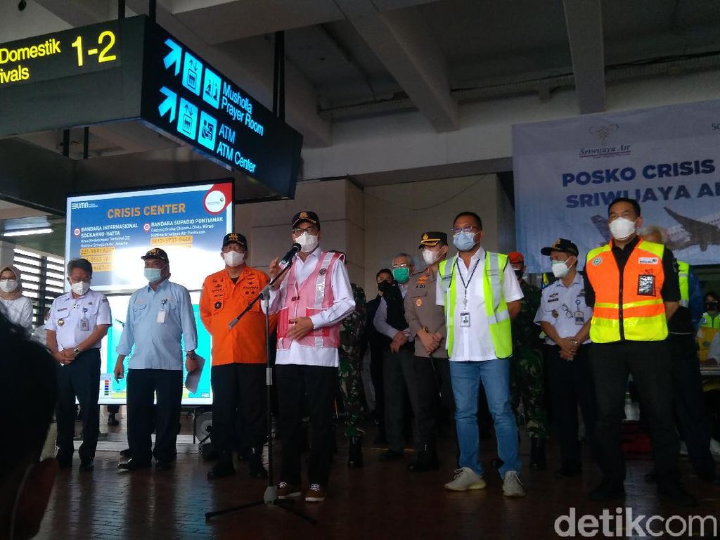 Menhub Temui Keluarga Korban Sriwijaya Air: Pemerintah Maksimal Mencari Menhub Temui Keluarga Korban Sriwijaya Air: Pemerintah Maksimal Mencari