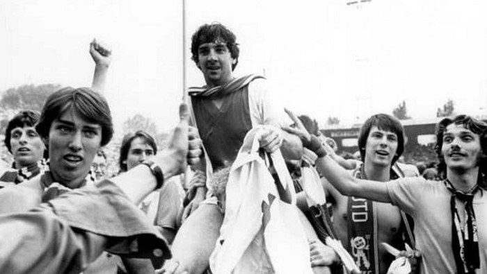 Ray Clarke, pemain Inggris yang menjadi raja di Ajax Amsterdam. (Foto: dok. Twitter @falso9web)