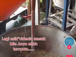 Rekam Penjual Mie Jowo Masak Pakai Air Mentah, Wanita Ini Banjir Kritik
