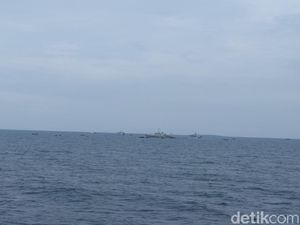 Suasana Evakuasi Sriwijaya Air SJ182 di Perairan Kepulauan Seribu Siang Ini Suasana Evakuasi Sriwijaya Air SJ182 di Perairan Kepulauan Seribu Siang Ini