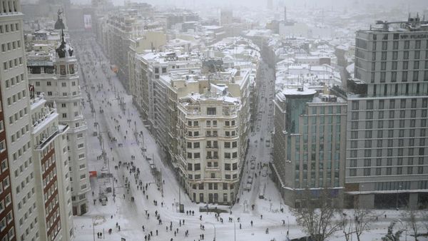 Spanyol Dihantam Badai Salju Terburuk, 4 Orang Tewas